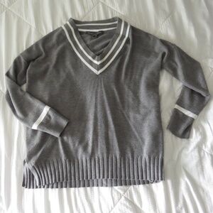 Women's White and Grey V-Line Sweater - Size M
